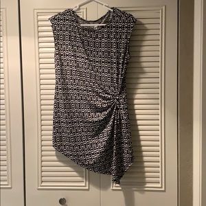 Black and white pattern top